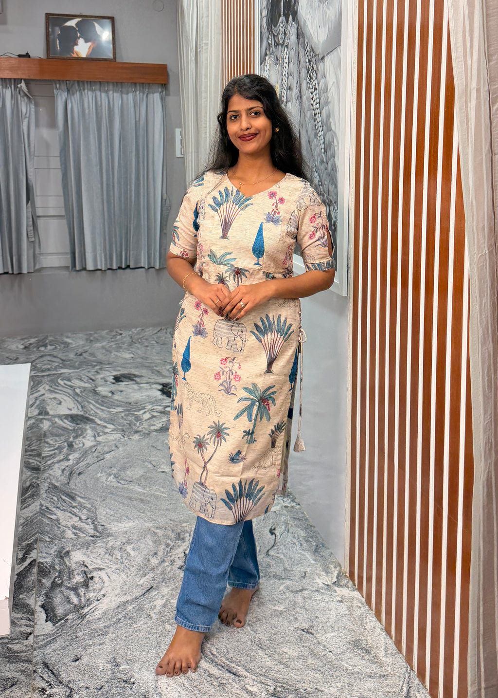Beigeash sideknot kurti
