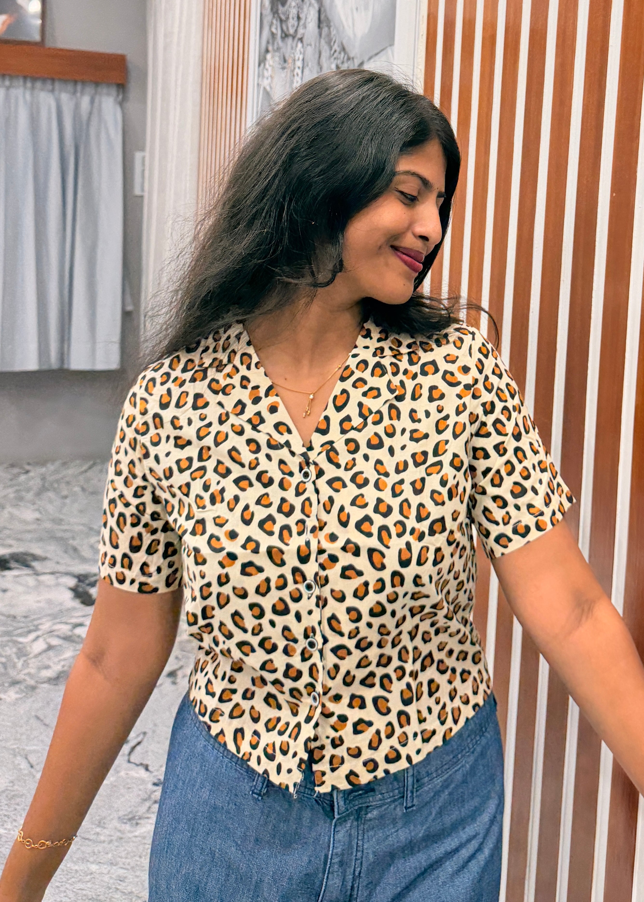 Wild Leopard beige CROP SHIRT