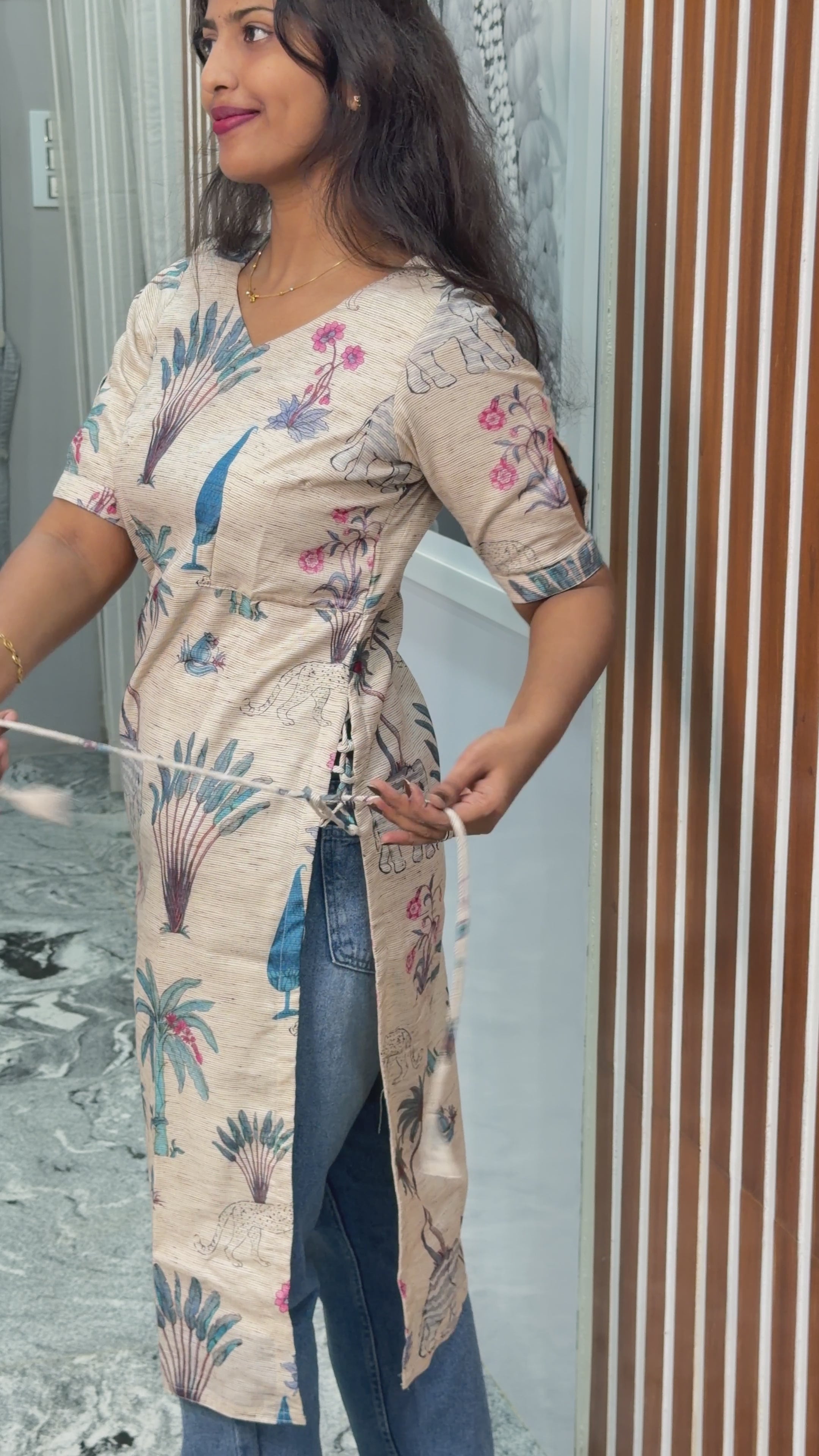Beigeash sideknot kurti